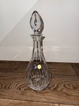 Křišťálová karafa s podnosem