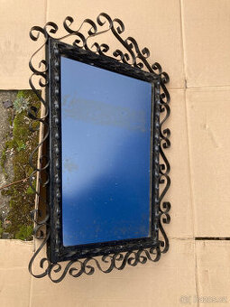 Zrcadlo nástěnné v rámu + další volné od 300 kč