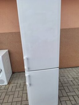 Kombinovaná lednice Liebherr se zárukou..