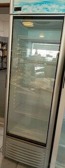 Prosklená lednice, chladící vitrína