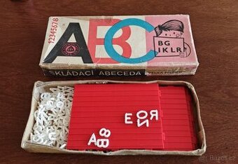 Retro hračka Skládací abeceda – Chemoplast Brno (ČSSR)
