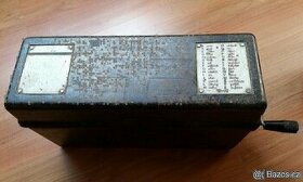 Starý origo německý polní telefon a polní lopatka wehrmacht