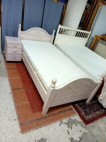 Prodám krásnou postel z masivu 100 x 200 cm - 1