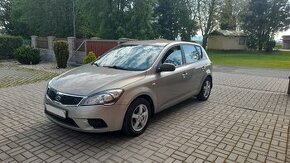 KIA CEED 1.4i / 66KW / 1.MAJITEL ČR