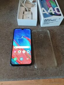 Prodám Samsung Galaxy A40 Modrý 4GB Ram 64 GB