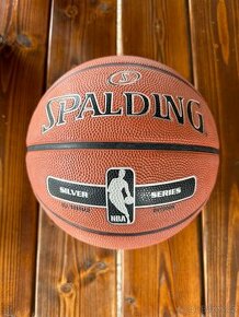 Basketbalový míč Spalding NBA Silver in/out velikost .7