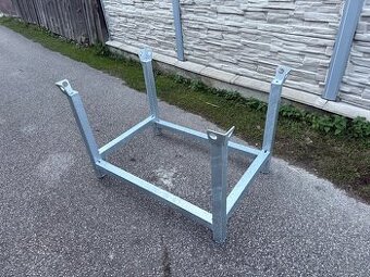 Ocelove kovove palety , koše.