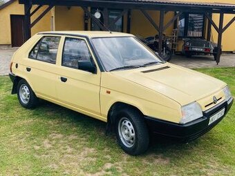 Škoda Favorit 135L, jeden majitel, rok 1990 ČR původ