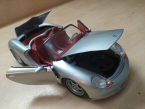 Model v měřítku 1:18 PORSCHE Boxster - Maisto.