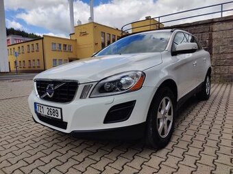Volvo XC60 2,4 D AWD servis + pneu