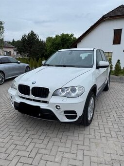 BMW X5 xDrive 30d TOP STAV PO SERVISECH