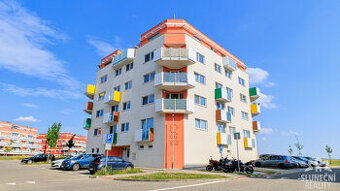 Pronájem bytu 3+kk s vyhrazeným parkovacím stáním, 85 m², Uh - 1