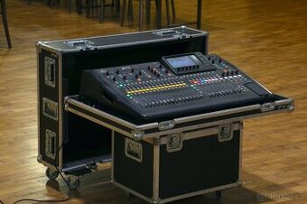 Behringer X32