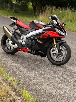 Aprilia RSV4 FACTORY
