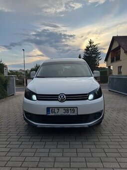 VW Caddy Cross - 1