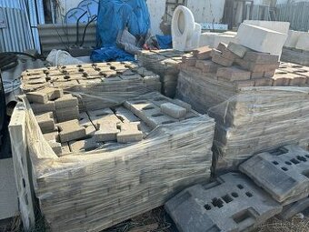 PRODEJ SKLADOVÝCH ZÁSOB - STAVEBNÍ MATERIÁL, PRAHA