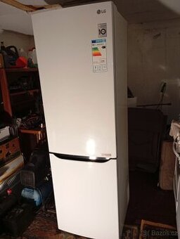 🧊 LG  – No Frost lednice s mrazákem dole, 318 l, A+++