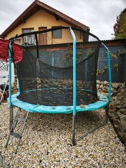 Trampolína