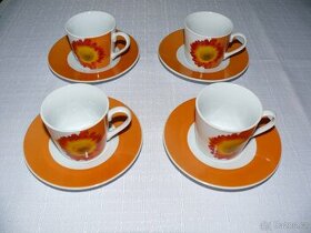 Sada hrnků s podšálky na kávu