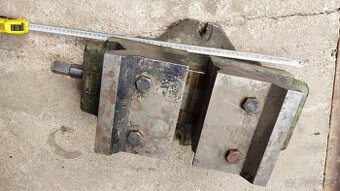 Strojní svěrák prizma