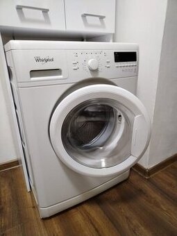 Plně funkční pračka zn. Whirlpool A++ na 7kg - 1000 ot/min.