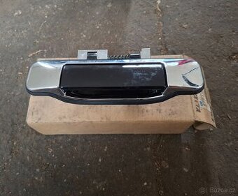 Klika pátých dveří Forester SF