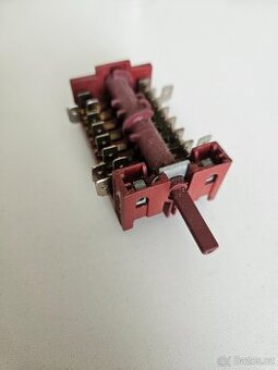 PŘEPÍNAČ na ELEKTRICKÝ SPORÁK