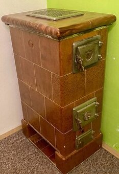 Stará kachlová kamna