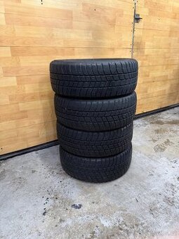 Zimní pneu 195/50/15