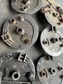 Predám predný brzdový štít JAWA 350/638 s aretáciou