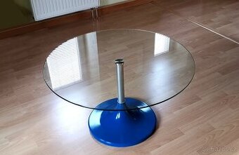 Kulatý konferenční stolek