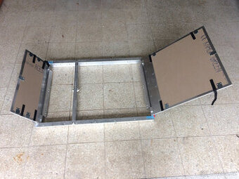 Revizní dvířka pod obklady