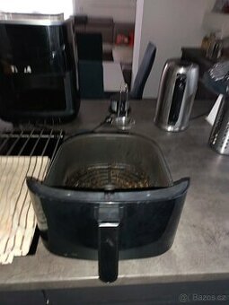 Horkovzdušná fritéza tesla