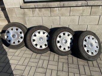 4x plechové disky s poklicema z VW Touran 6Jx15 ET47
