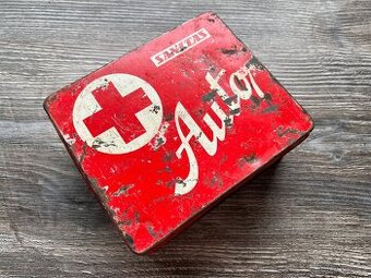SANITAS - AUTO dobová lékárnička ( včetně obsahu )