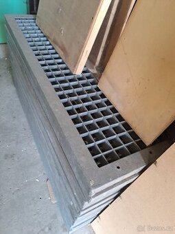 Pozinkované venkovní schody + podesta