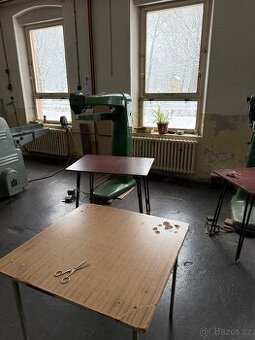 Průmyslový šicí stroj – ramenný typ