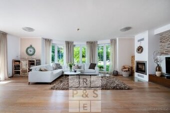 Prodej vily o podlahové ploše 263 m², pozemek 1089 m² Pod Va