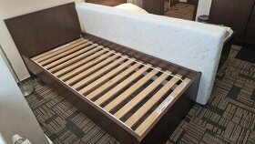 Prodej dřevěných postelí 200 x 90 cm s matrací, celkem 62 k