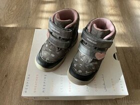 Dětské zimní boty (velikost 25)