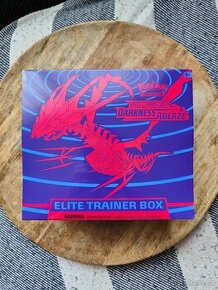 Pokémon TCG Darkness Ablaze Elite Trainer Box