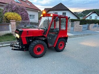 Traktor MT8