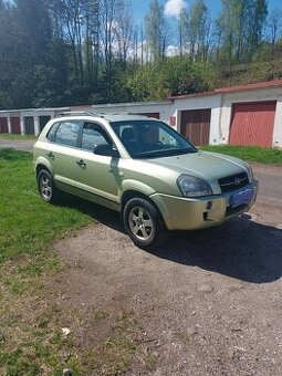 Hyundai Tucson, 2006, benzin koupeno v ČR, 2. maj., málo km