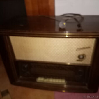 Prodám staré německé rádio Stradivari