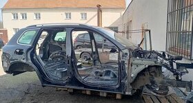 karoserie VW Touareg 7P0