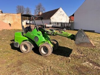 Pronájem nakladače Avant 635