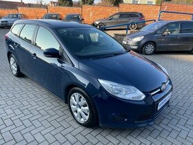 Prodám Ford Focus kombi, r.v. 2014, benzín, 92kw