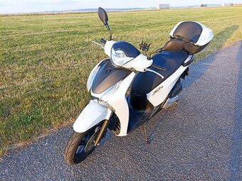 Honda SH 125 i rok výroby 2014, 9500 km najeto