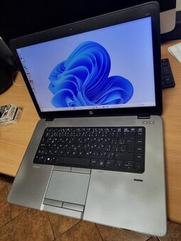 HP EliteBook Intel i7/12GB RAM/SSD/RHD 8750M/Nová baterie