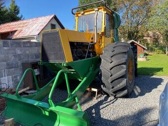 Lkt Ukt lesní traktor Hsm Timberjack equus
